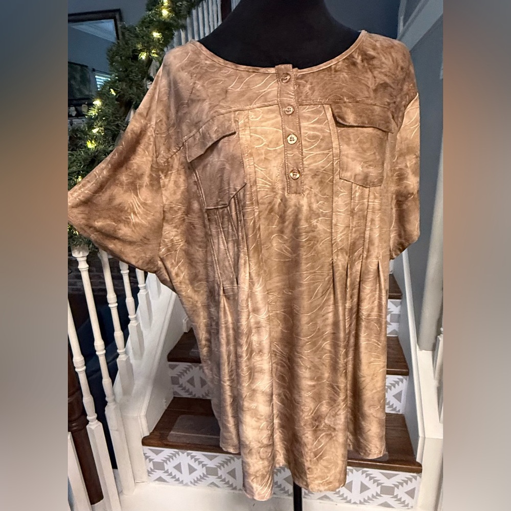 Sienna Grace, Pleated High Low Tan/Brown Print Short Sleeve Top, 3X